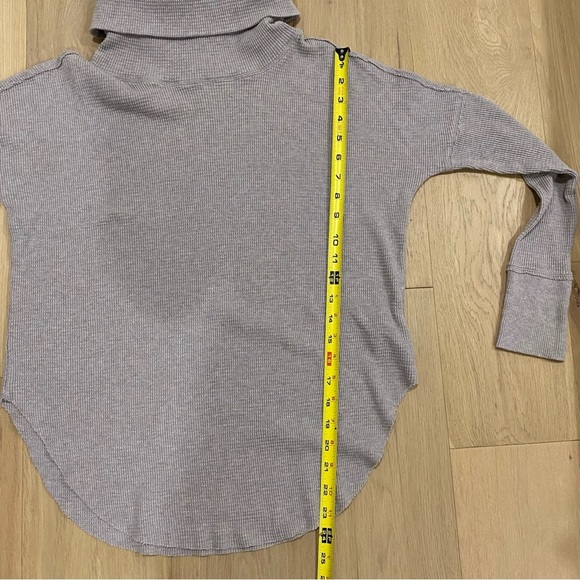 Aritzia | TNA Brown Waffle Knit Turtleneck 🤎 - Picture 5 of 5
